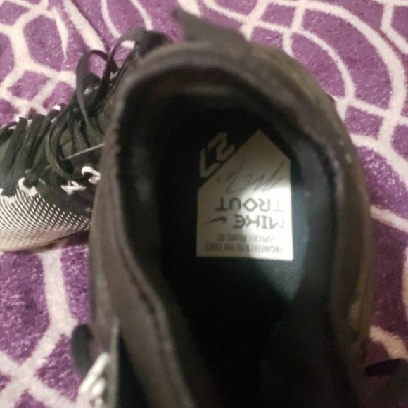 Nike baseball cleats (youth boys) size 10 1/2 mike trout edition - Picture 2 of 6